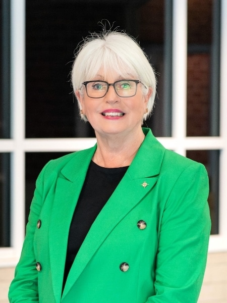 Hampton-Roads-Academy-Faculty-Headshots-1-Suzanne Swan suzanne swain hra faculty