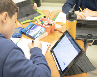 HRA students explore the educational benefits of AI without sacrificing rigor, critical thinking, or academic integrity