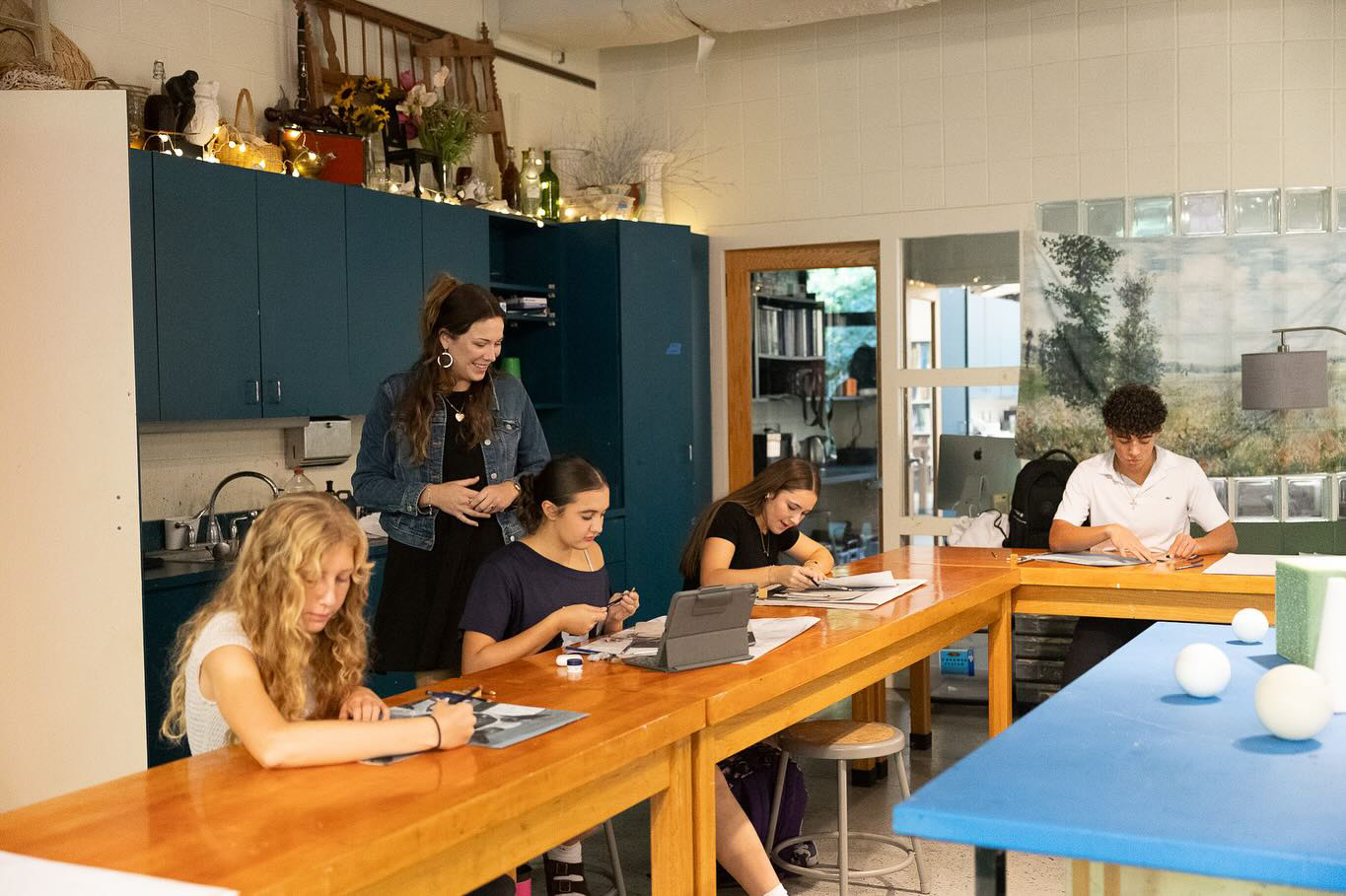 Kamerer-Art-Class Emma Kamerer's art class at HRA